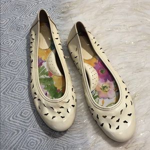 NWOT [ Børn ] Patent Ballet Flats in Cream